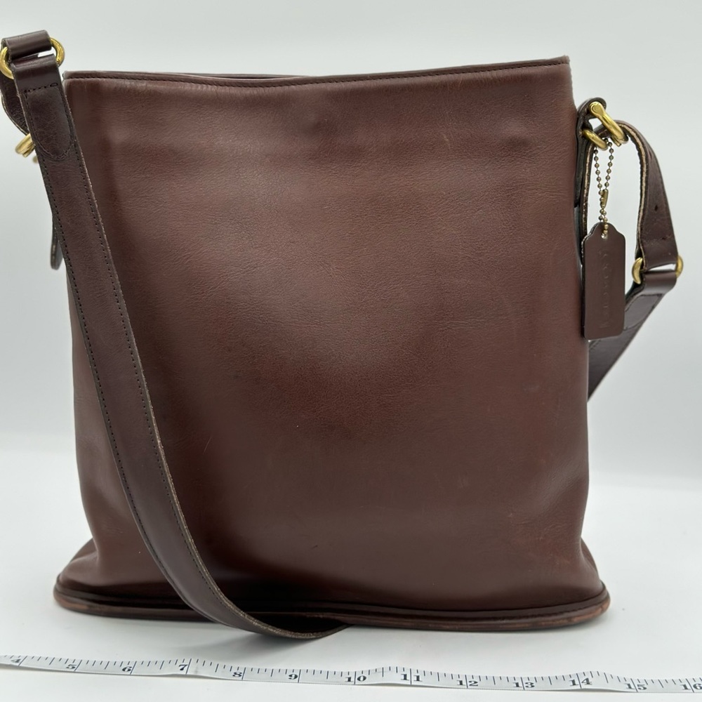 256 Exquisite Vintage Coach 9806